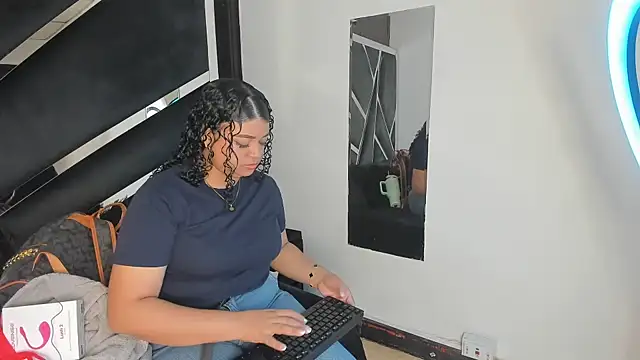 Snapshot of Rubyxht chatting on September 27, 2025, 12:33 pm Rubyxht online show from September 27, 2025, 12:33 pm