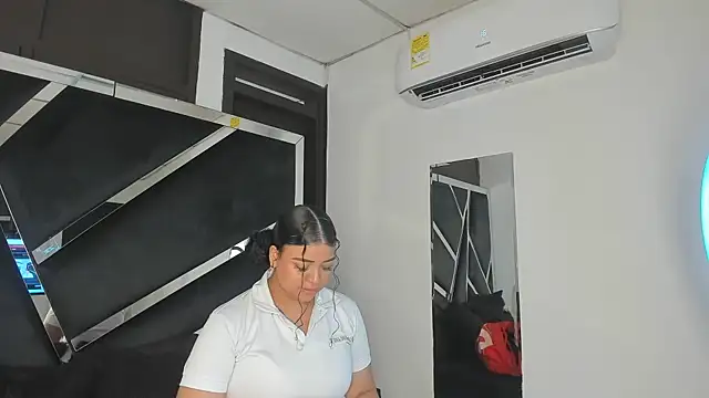 Snapshot of Rubyxht chatting on October 3, 2025, 12:39 pm Rubyxht online show from October 3, 2025, 12:39 pm