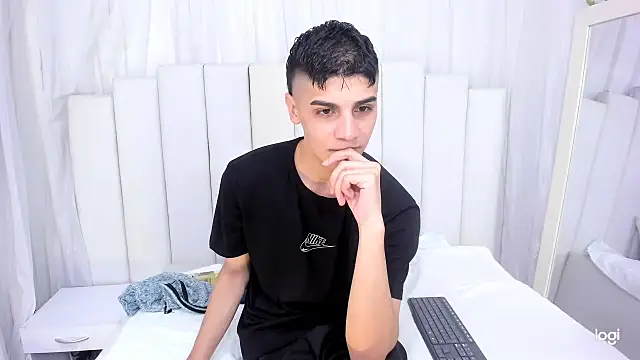 frank jhonsson online show from October 25, 2025, 2:07 pm