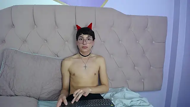 Damiian21  online show from February 25, 2025, 4:57 pm