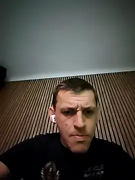 Dariusz 35 online show from February 1, 2026, 6:50 pm