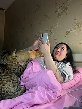 Naughtbaby 2025 online show from April 17, 2026, 12:02 am