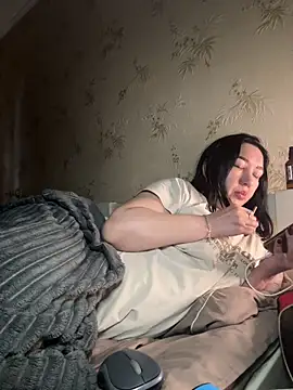Snapshot of Naughtbaby_2025 chatting on September 15, 2025, 3:34 pm Naughtbaby 2025 online show from September 15, 2025, 3:34 pm