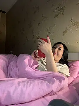 Naughtbaby 2025 online show from February 15, 2026, 11:47 pm