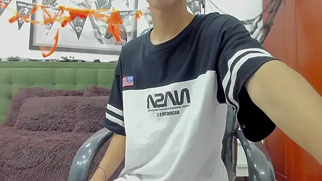 Johann sex online show from November 2, 2025, 5:07 pm