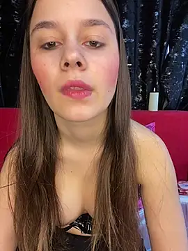 Snapshot of Siena_Amaris chatting on February 13, 2026, 8:14 am Siena Amaris online show from February 13, 2026, 8:14 am