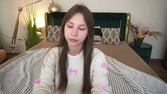 PaigePrado online show from May 28, 2026, 6:10 am