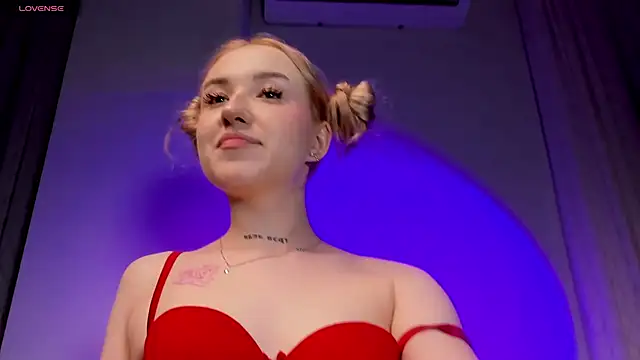 Snapshot of millypopa chatting on March 19, 2025, 6:44 pm millypopa online show from March 19, 2025, 6:44 pm