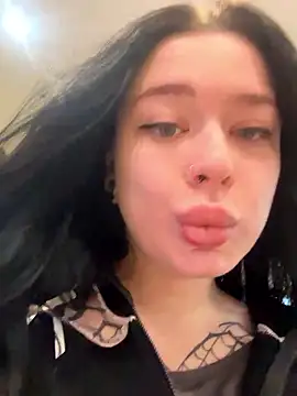 AlishaPrettyBlade online show from January 13, 2026, 5:22 am