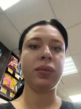 Snapshot of AlishaPrettyBlade chatting on September 25, 2025, 10:21 am AlishaPrettyBlade online show from September 25, 2025, 10:21 am