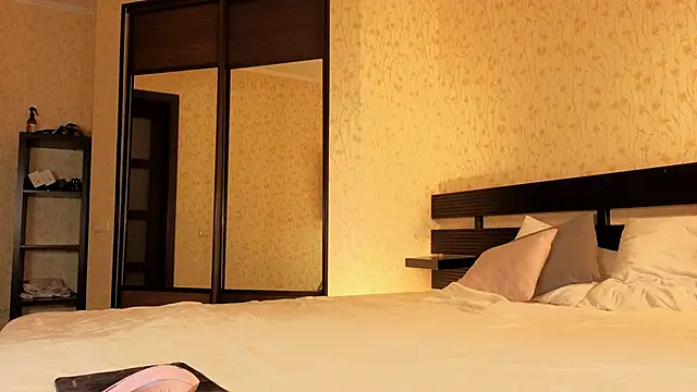 Nasy online show from November 28, 2025, 7:36 pm