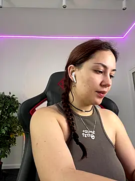 Snapshot of AshleySkott_ chatting on October 6, 2025, 8:26 am AshleySkott  online show from October 6, 2025, 8:26 am