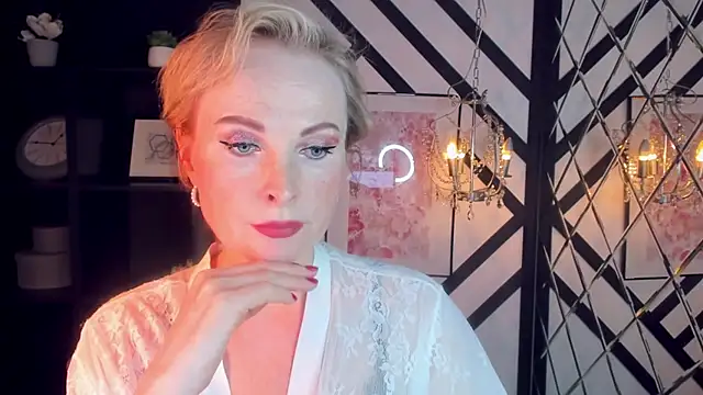 Sandra Kind online show from February 24, 2025, 5:43 am