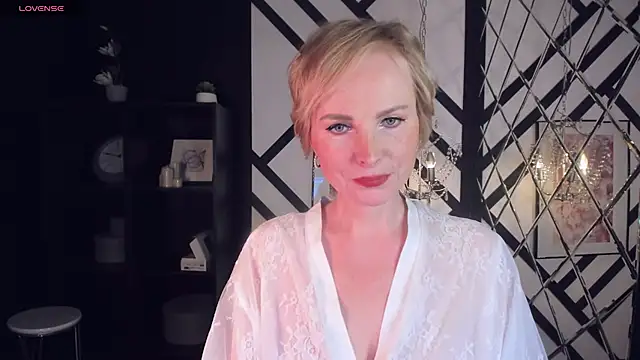 Sandra Kind online show from February 20, 2025, 8:06 am