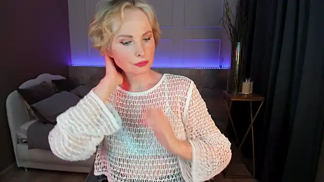 Sandra Kind online show from March 12, 2025, 9:02 am