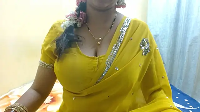 Snapshot of its_siya chatting on October 10, 2025, 3:02 pm its siya online show from October 10, 2025, 3:02 pm