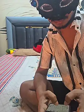 RealcoupleP online show from February 11, 2026, 5:13 pm