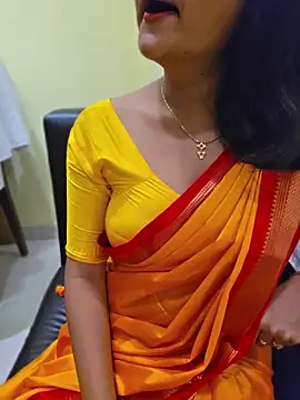 RealcoupleP online show from July 24, 2026, 3:19 pm