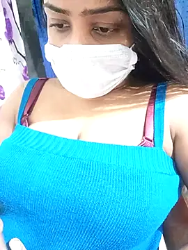 Snapshot of COZY_ROZI chatting on October 3, 2025, 5:03 pm COZY ROZI online show from October 3, 2025, 5:03 pm