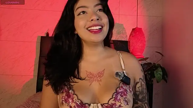 Snapshot of Susana_Williamss chatting on February 6, 2026, 8:49 pm Susana Williamss online show from February 6, 2026, 8:49 pm