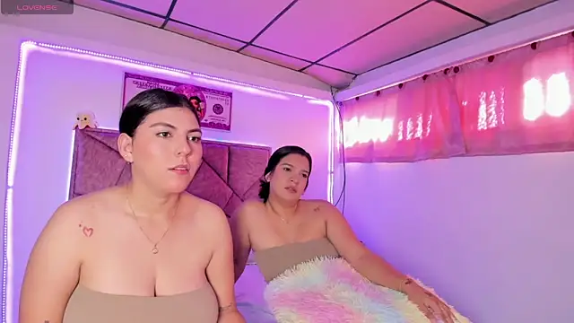 Cristal Smith20 online show from December 5, 2025, 12:48 pm