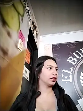 Snapshot of Nat_XxX chatting on October 4, 2025, 8:10 pm Nat XxX online show from October 4, 2025, 8:10 pm