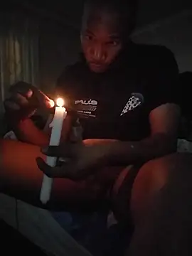 Snapshot of TwistedR chatting on November 22, 2025, 12:10 am TwistedR online show from November 22, 2025, 12:10 am