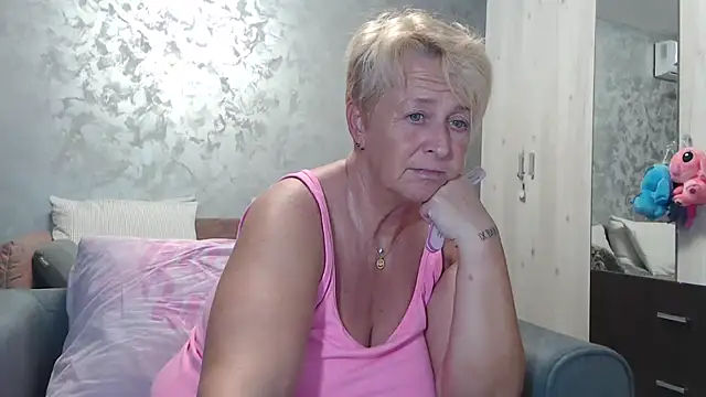 RosesandLillies online show from September 17, 2025, 5:26 pm