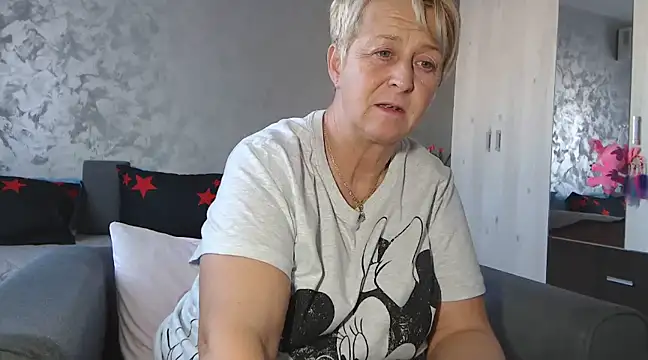 RosesandLillies online show from March 9, 2025, 2:32 pm