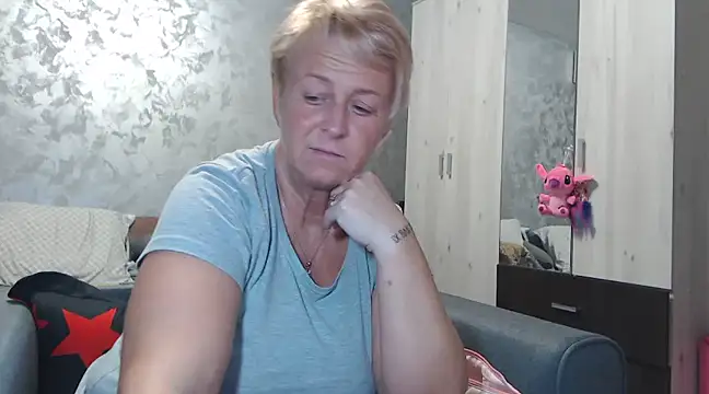 RosesandLillies online show from February 12, 2025, 5:16 pm