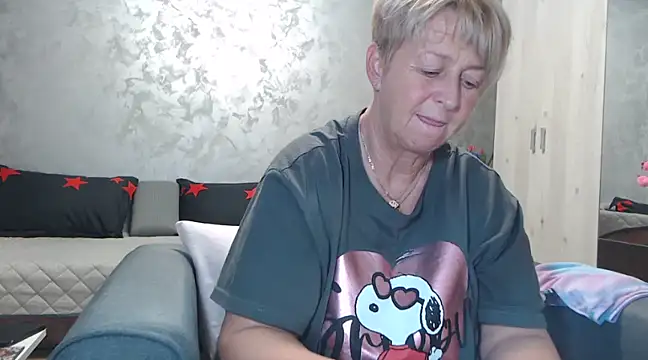 RosesandLillies online show from March 8, 2025, 5:33 pm