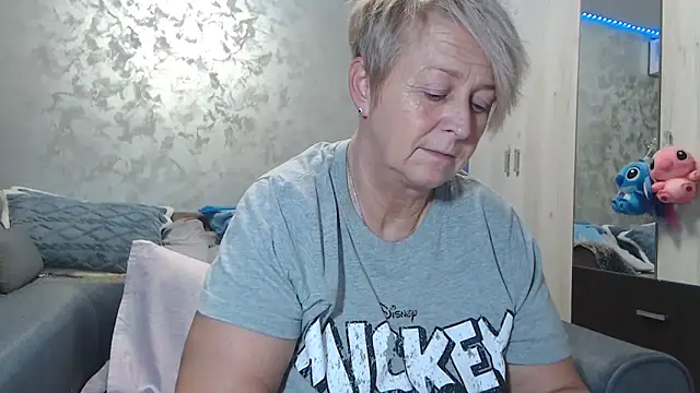 RosesandLillies online show from February 23, 2026, 5:57 pm