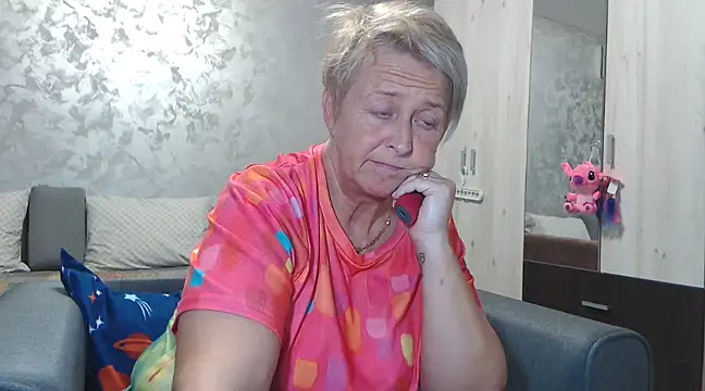 RosesandLillies online show from February 20, 2025, 6:03 pm