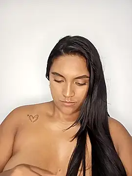 victoria roussee online show from February 26, 2025, 9:22 am