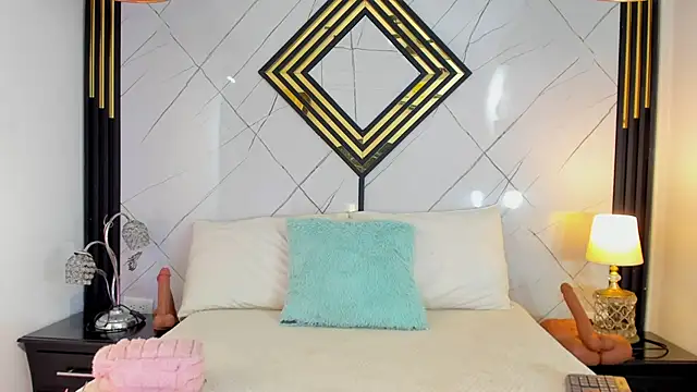 Snapshot of EmilyDiaaz chatting on October 28, 2025, 12:26 pm EmilyDiaaz online show from October 28, 2025, 12:26 pm