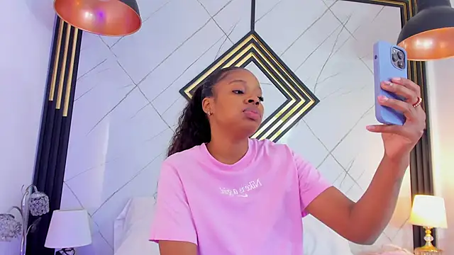 Snapshot of EmilyDiaaz chatting on September 11, 2025, 12:05 pm EmilyDiaaz online show from September 11, 2025, 12:05 pm