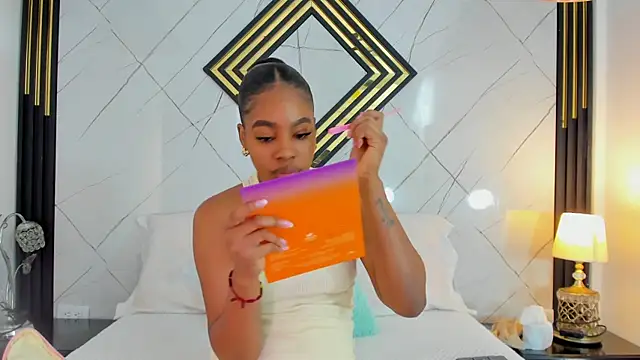 Snapshot of EmilyDiaaz chatting on October 9, 2025, 12:17 pm EmilyDiaaz online show from October 9, 2025, 12:17 pm