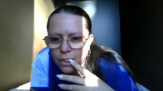 Snapshot of Conejta chatting on February 17, 2025, 3:00 pm Conejta online show from February 17, 2025, 3:00 pm