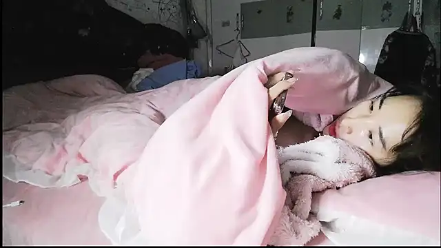 hebe-02 online show from November 10, 2025, 3:06 pm