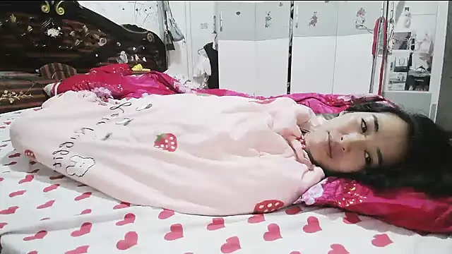 hebe-02 online show from October 16, 2025, 5:21 pm