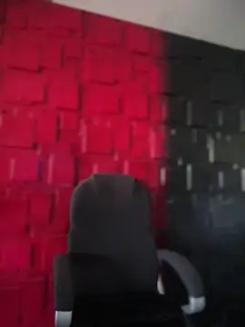 Emily-teen online show from October 9, 2025, 1:22 pm