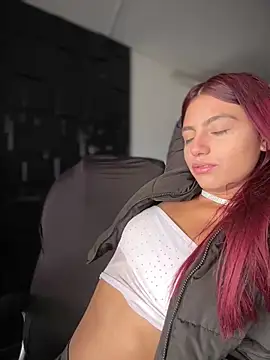 Emily-teen online show from February 7, 2026, 4:48 pm