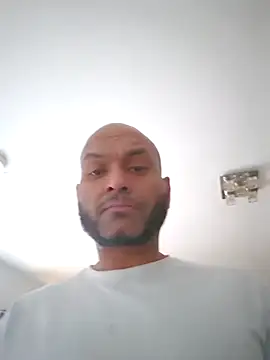 Snapshot of Mrnutella chatting on March 7, 2025, 8:33 pm Mrnutella online show from March 7, 2025, 8:33 pm