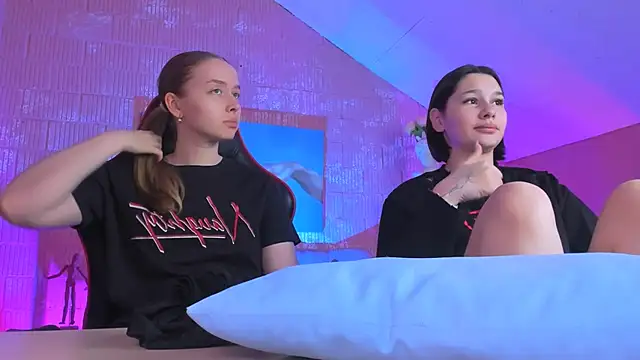 JenniferGraces online show from February 27, 2026, 9:03 pm