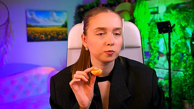 JenniferGraces online show from February 11, 2026, 12:49 pm