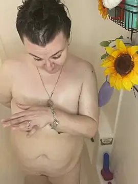 HTXBELLE online show from March 10, 2025, 9:18 pm