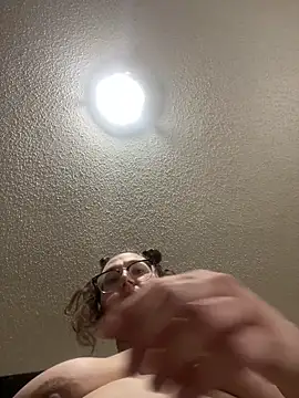 HTXBELLE online show from March 23, 2026, 8:30 pm