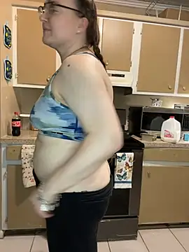 HTXBELLE online show from March 17, 2025, 2:08 am