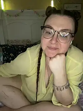 HTXBELLE online show from March 4, 2025, 3:15 pm