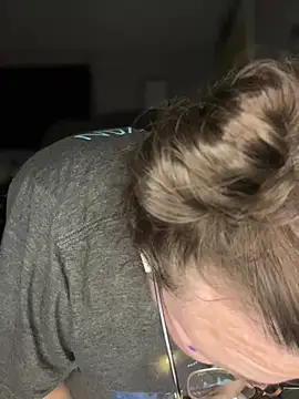 HTXBELLE online show from April 4, 2026, 11:22 pm